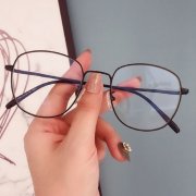 上海配眼镜去哪家好？了解这几点配镜知识，能有效避坑！